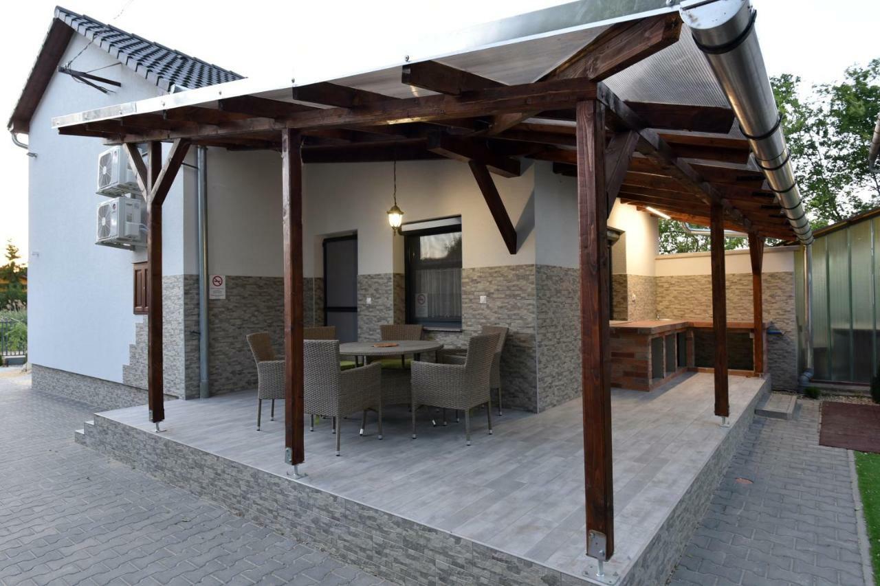 Siraly Apartman Hajdúnánás Dış mekan fotoğraf