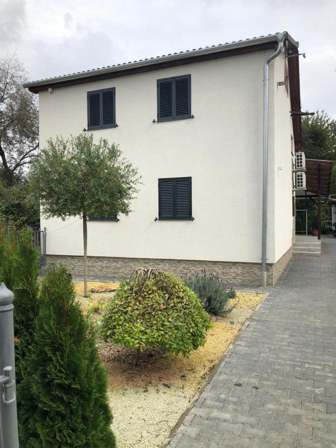 Siraly Apartman Hajdúnánás Dış mekan fotoğraf